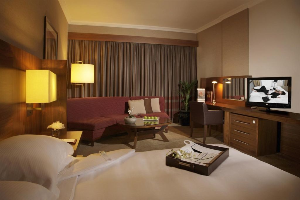 Jumeira Rotana - Dubai Room photo